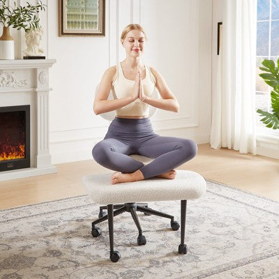 Fotel bez podłokietników do siedzenia po turecku, bardzo szerokie siedzisko, kremowy